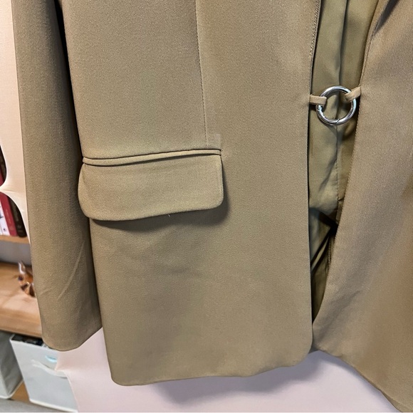 Classic Tan Blazer - Picture 6 of 7